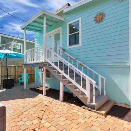 Hidden Hideaway! Bungalow 2 Blocks From The Beach! Sleeps 3 Villa Galveston Exterior foto